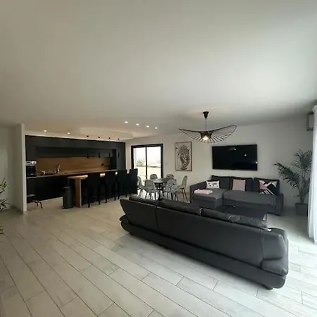 Marie-jeanne * Санари-сюр-Мер