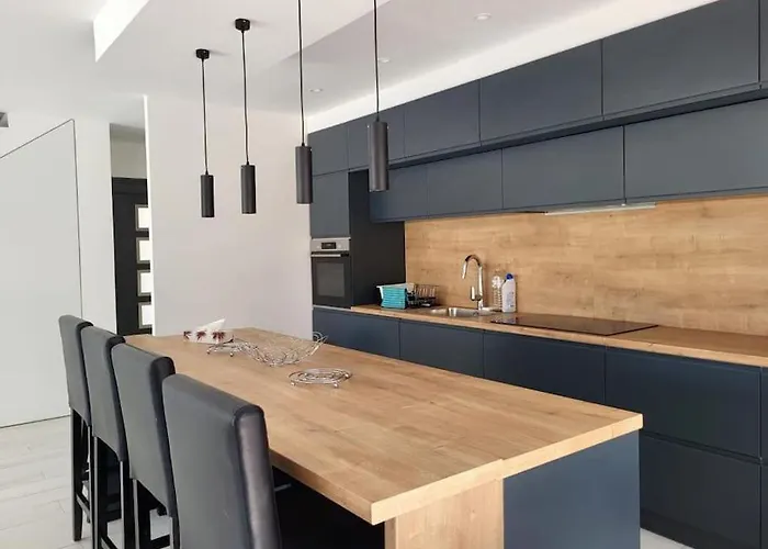 Marie-jeanne Villa *